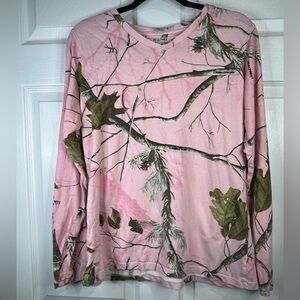Realtree Women’s camouflage long sleeve pink tee - Size XL (16-18)